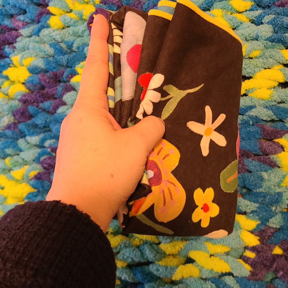 Natural Life Beach Yoga Compact Microfiber Towel - Picture 2 of 5